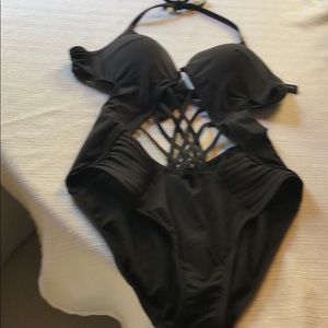 One piece size medium Kenneth Cole swimsuit
